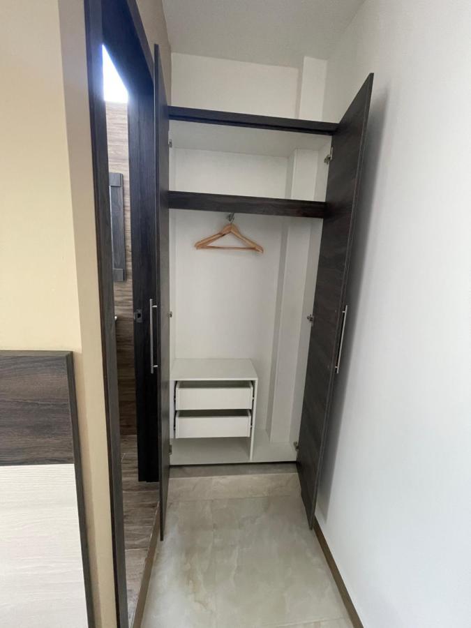 Sara Hotel 伊瓦拉 外观 照片