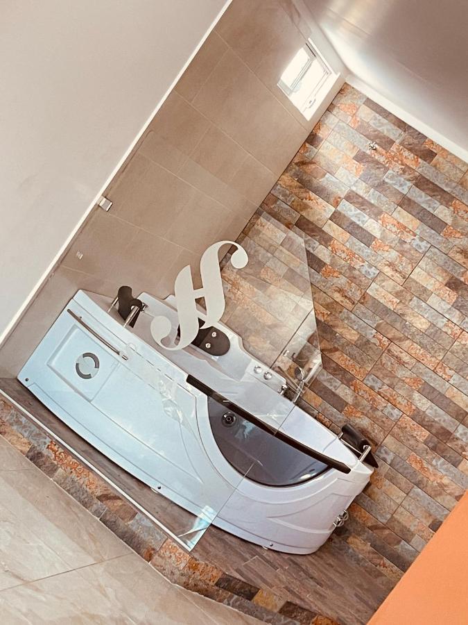 Sara Hotel 伊瓦拉 外观 照片