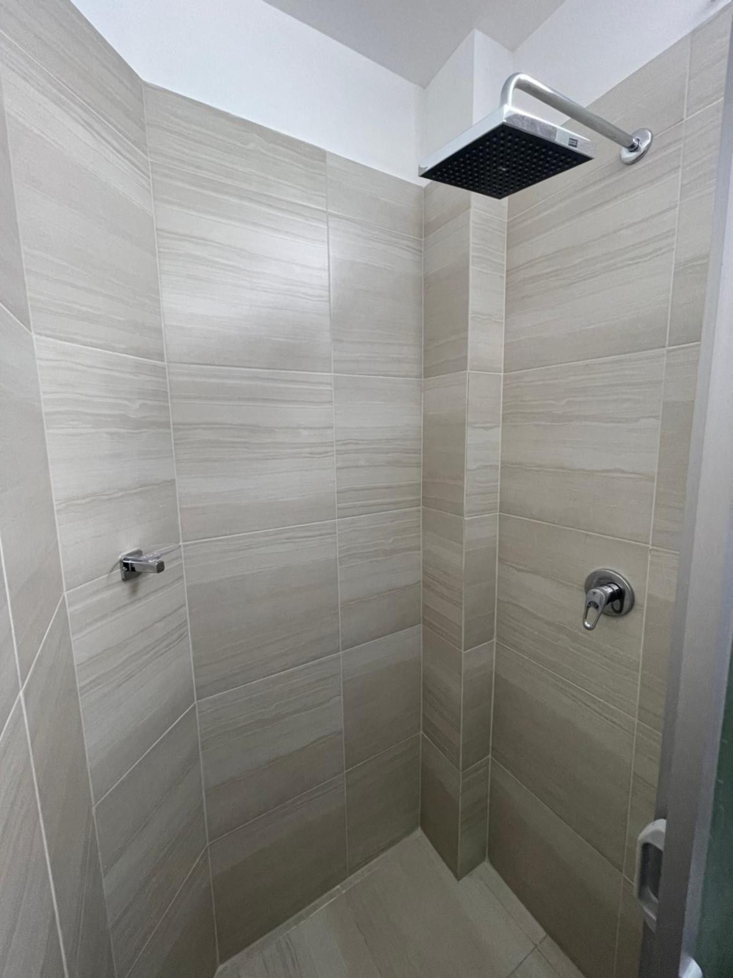 Sara Hotel 伊瓦拉 外观 照片